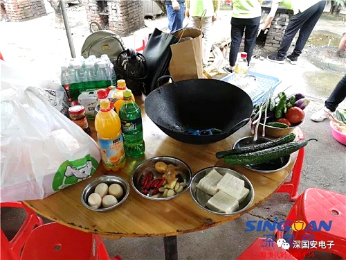 領(lǐng)取食材.jpg 領(lǐng)取食材.jpg